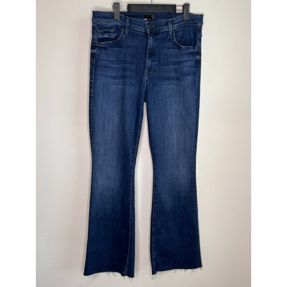 MOTHER  The Weekender Mid Rise Fray Flare Jeans Mint Condition Women's Size 33 - Picture 3 of 12
